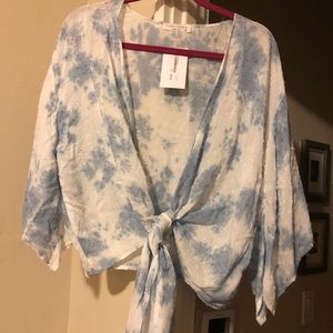 Blouse with front tie